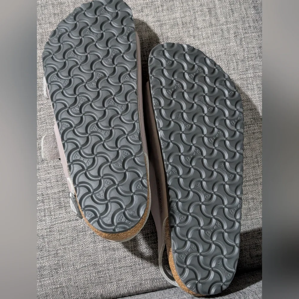 Birkenstock Men's Milano Sandal, Vintage Stone Coin